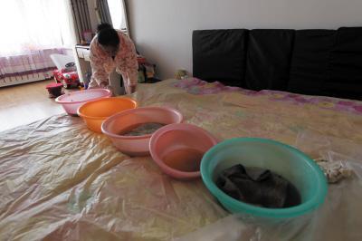 托克托楼上漏水，住户失联，小区没物管，业主维权难！律师来支招……